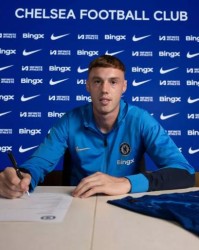 开云下载-长约锁核心未来无忧？疯狂切尔西仍是迷雾缭绕